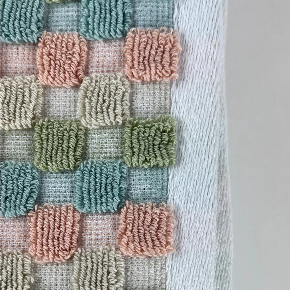 Soho Living Bath Towel Set Geometric Dots Pastel Green Blue Peach Set of 2 NEW